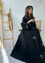 عباية مطرزة ورد