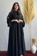 عباية مطرزه